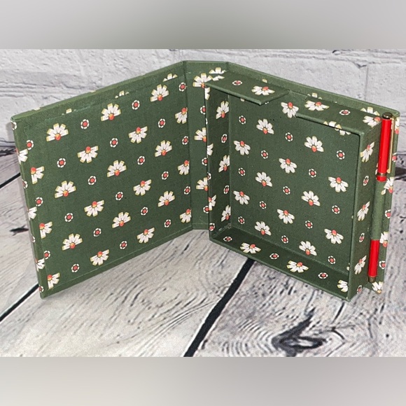 Vintage Grandmacore post it note keeper w/pen - trinket box - prayer box - Picture 3 of 6